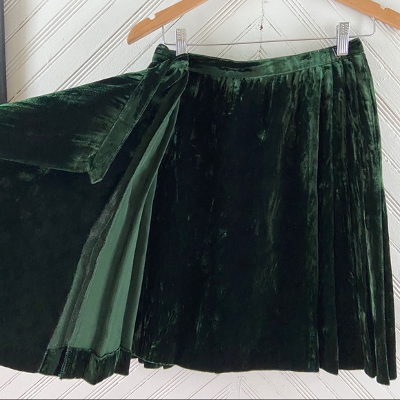 Saint Laurent • Green Velvet Pleated Wrap Skirt - Picture 7 of 8